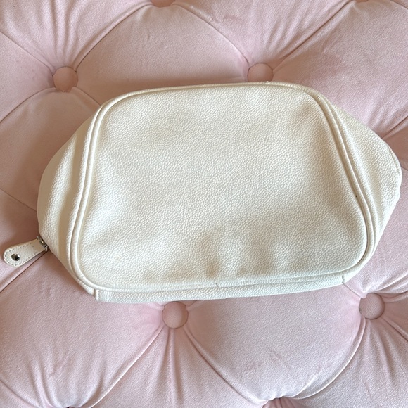 DIOR Beauty White Faux Leather Cosmetic Bag - Picture 3 of 4